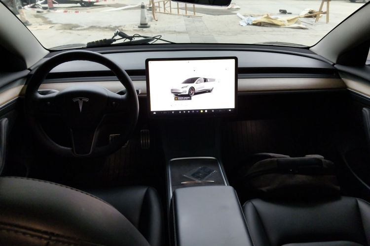 特斯拉 Model 3 2022款 Performance高性能全轮驱动版中控内饰12
