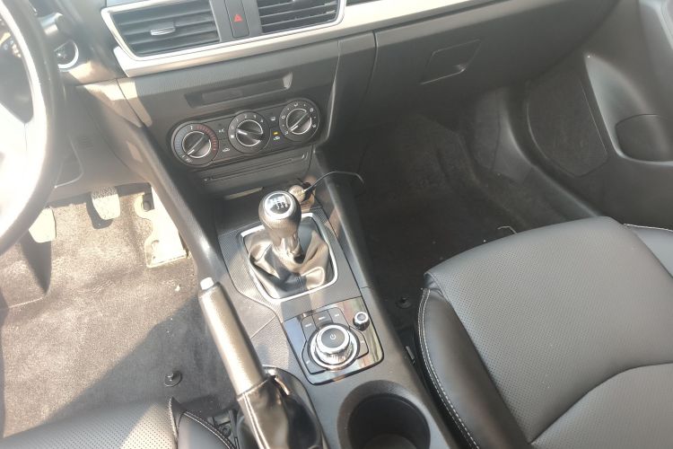 马自达3 昂克赛拉 2016款 三厢 1.5L 手动舒适型中控内饰18