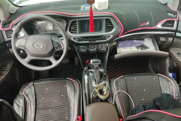 广汽传祺 传祺GS4 2015款 200T G-DCT精英版中控内饰12