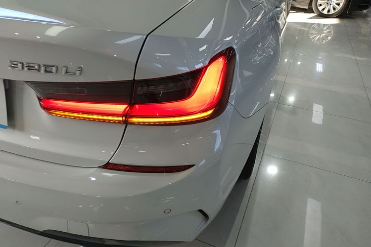 宝马3系 2022款 改款 320Li M运动套装车身外观6006