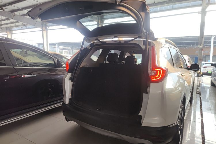 本田CR-V 2019款 240TURBO CVT四驱尊贵版 国V机舱底盘23