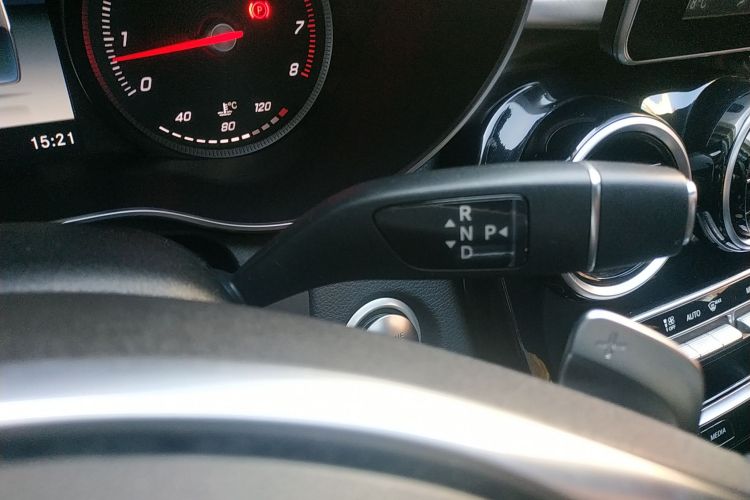 奔驰C级 2018款 C 200 运动版中控内饰18