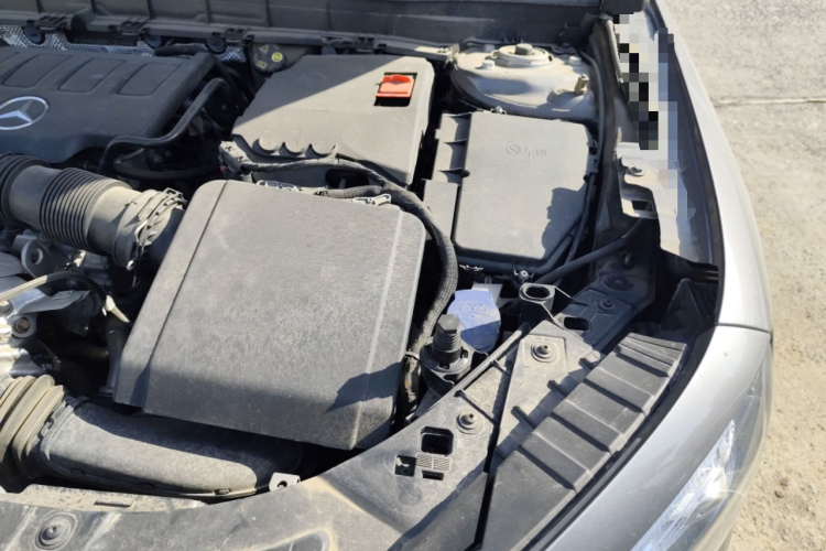 奔驰GLB 2023款 GLB 220 时尚型局部细节9007