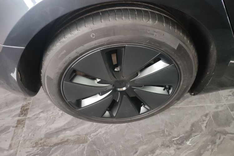 特斯拉 Model 3 2023款 后轮驱动版车身外观6008