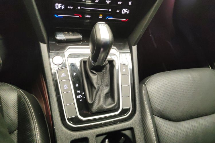 一汽-大众CC 2020款 330TSI 魅颜版 国VI局部细节18