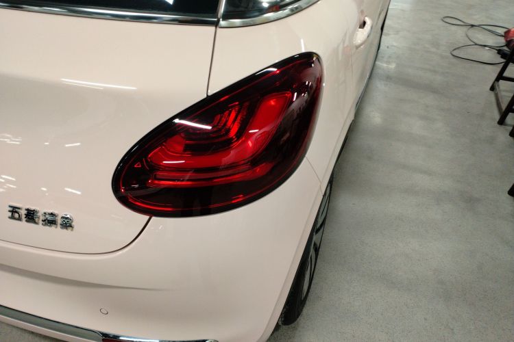 五菱汽车 五菱缤果 2023款 410km 灵犀尊享款车身外观6006