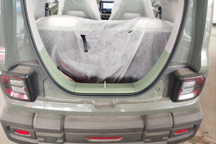 吉利银河 2025款 210km 熊猫骑士机舱底盘23