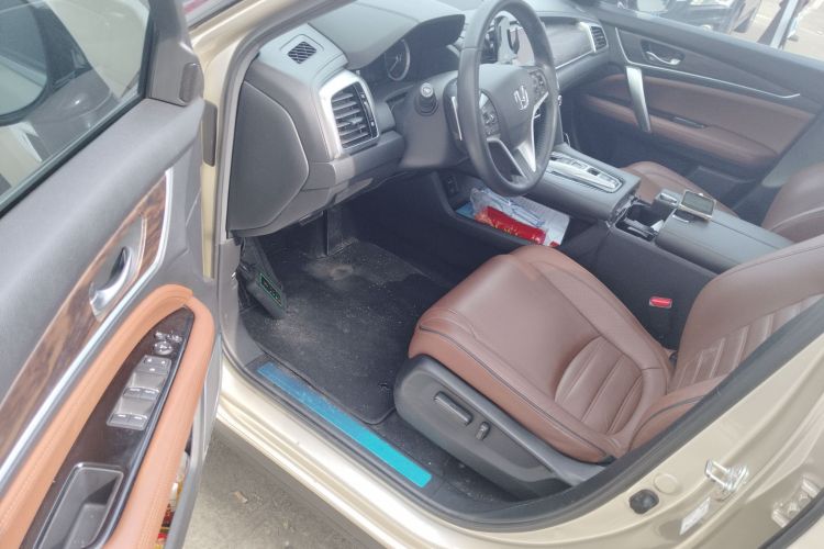 本田UR-V 2017款 370TURBO 两驱尊贵版 国V中控内饰20