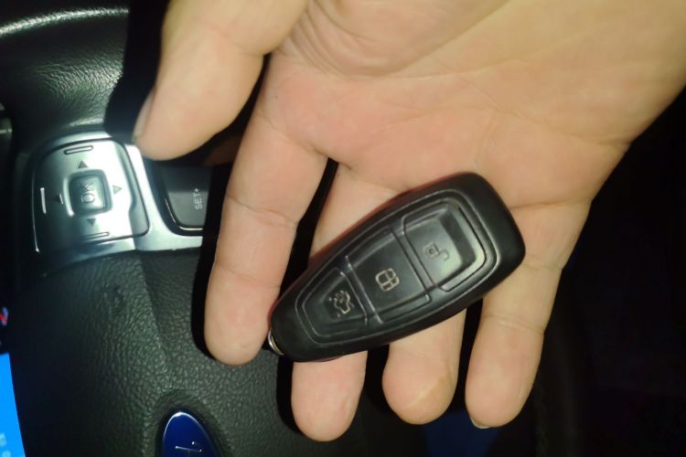 福特 致胜 2013款 2.3L 豪华型中控内饰7001