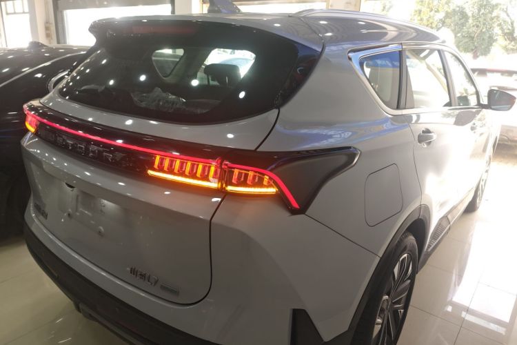 捷途山海L7 2024款 1.5T 120km  ULTRA 5座车身外观7