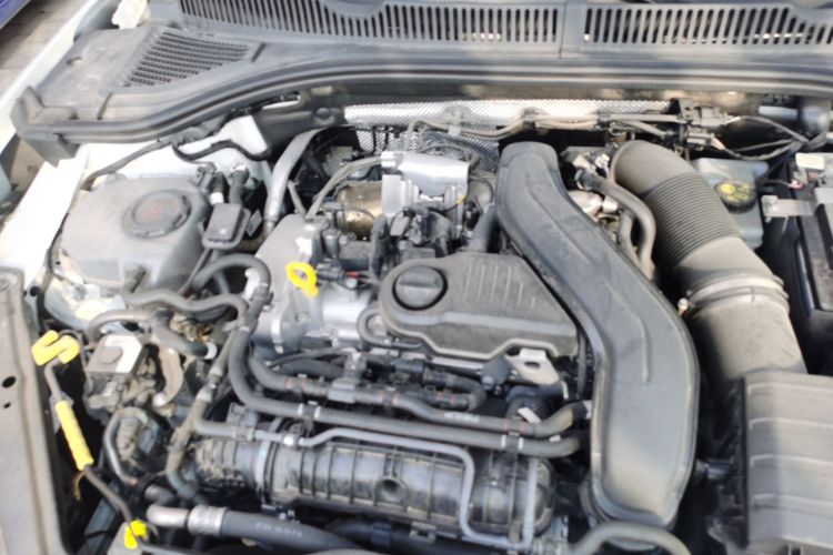 大众 速腾 2025款 改款 300TSI DSG超越版机舱底盘24