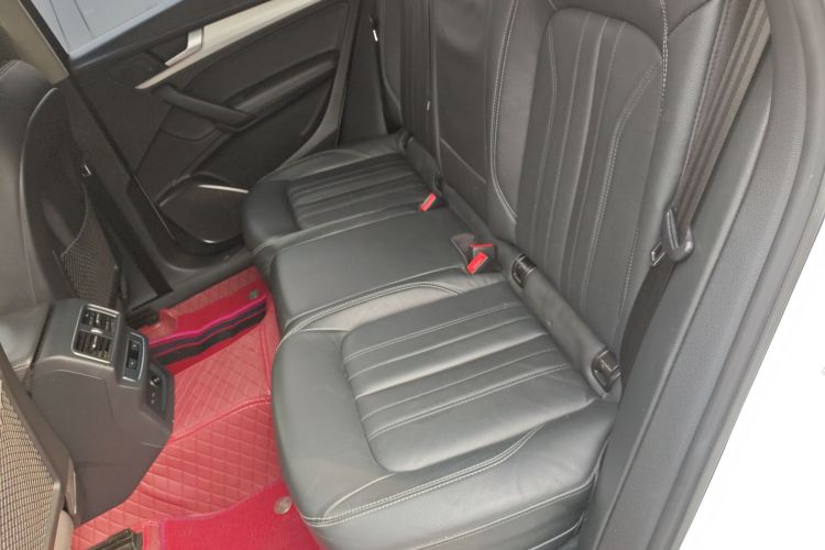 奥迪Q5L 2020款 改款 40 TFSI 荣享时尚型中控内饰7004