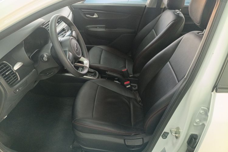 起亚K2 2017款 三厢 1.4L AT GLS中控内饰19