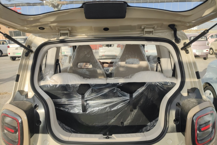 奔腾小马 2026款 222km 萌趣马 Plus机舱底盘23