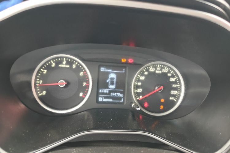 宝骏530 2018款 1.5T 手动精英型 国V中控内饰14