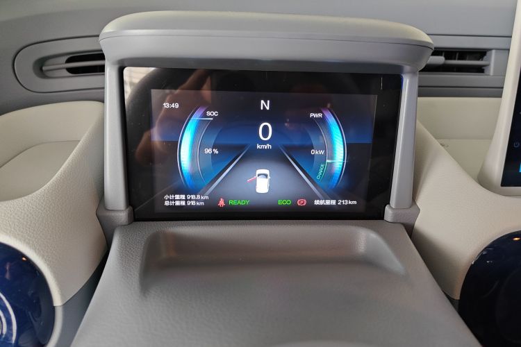 奔腾小马 2025款 222km 伶俐马中控内饰14