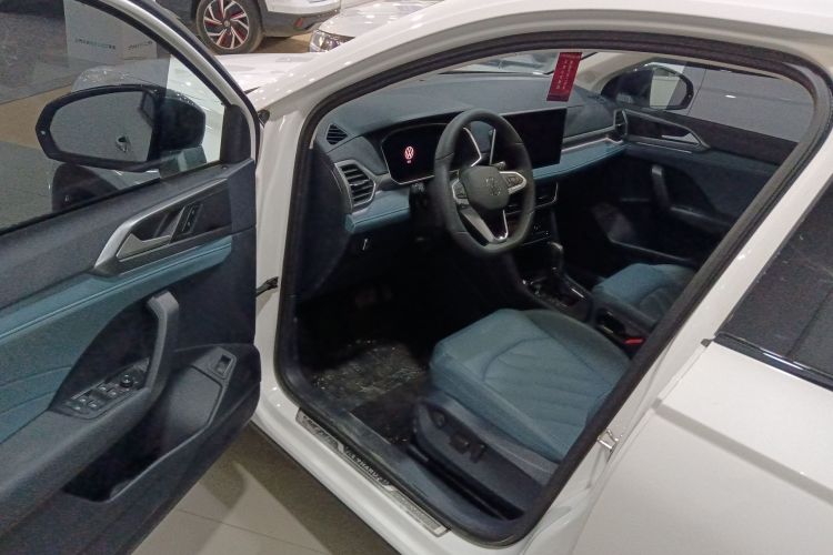 大众 途岳 2024款 300TSI 两驱月尊版中控内饰20