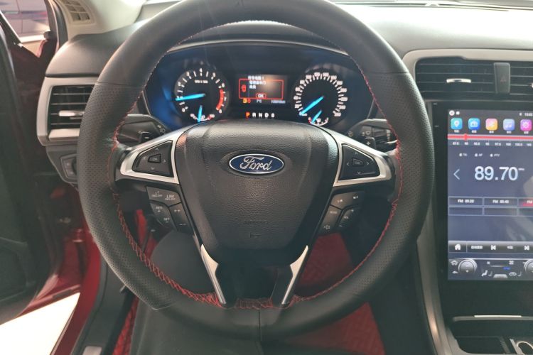 福特 蒙迪欧 2017款 EcoBoost 180 时尚型中控内饰13