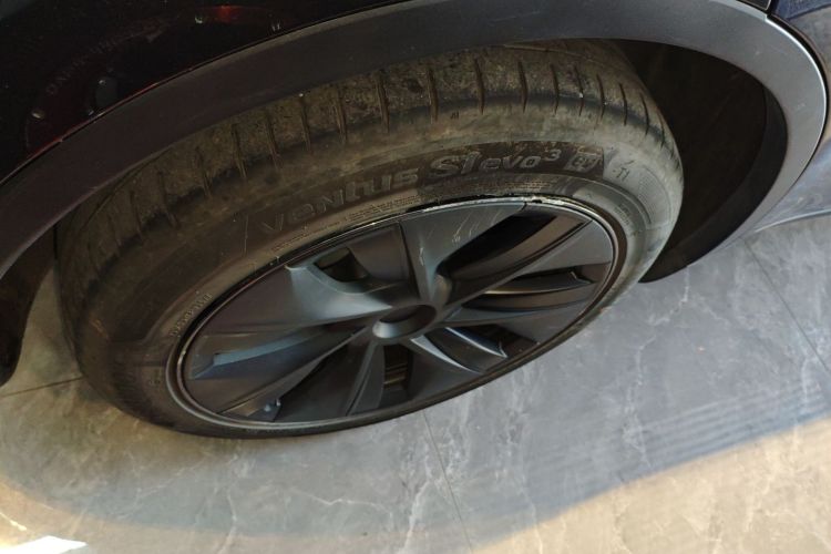 特斯拉 Model Y 2024款 长续航全轮驱动版车身外观6008