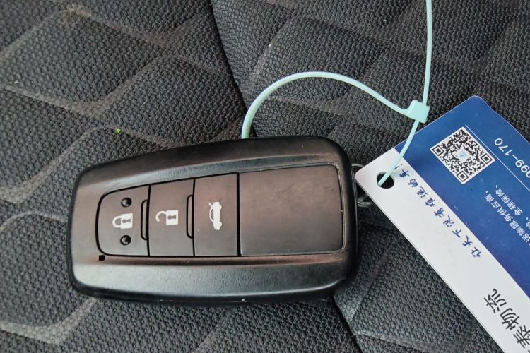 丰田 亚洲狮 2021款 2.0L 豪华版中控内饰11