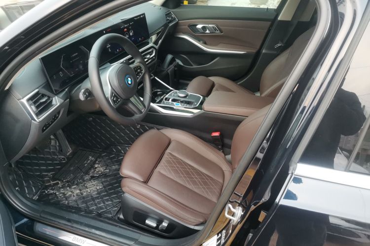 宝马i3 2022款 eDrive 35 L局部细节19