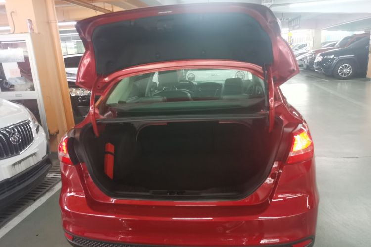 福特 福克斯 2015款 三厢 EcoBoost 180 自动精英型局部细节23