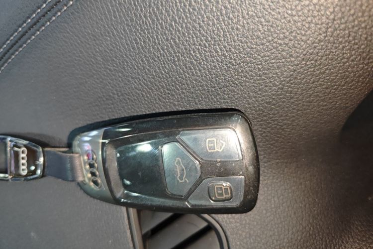 奥迪Q2L 2022款 35 TFSI 时尚动感型中控内饰11