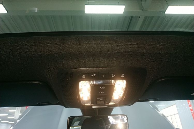 奔驰A级 2020款 改款 A 200 L 运动轿车时尚型中控内饰22