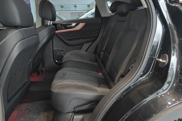 红旗HS5 2022款 改款 2.0T 智联旗享版中控内饰21