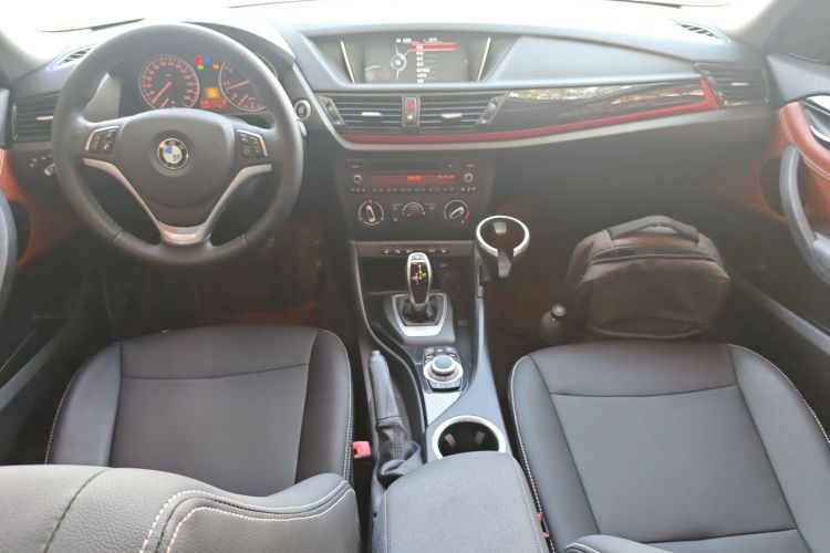 宝马X1 2015款 sDrive18i 时尚晋级版中控内饰12