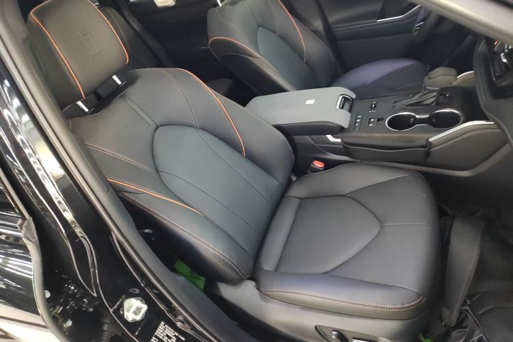 丰田 皇冠陆放 2024款 2.5L HEV四驱豪华版局部细节41