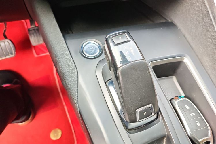 标致4008 2017款 350THP 精英版中控内饰18