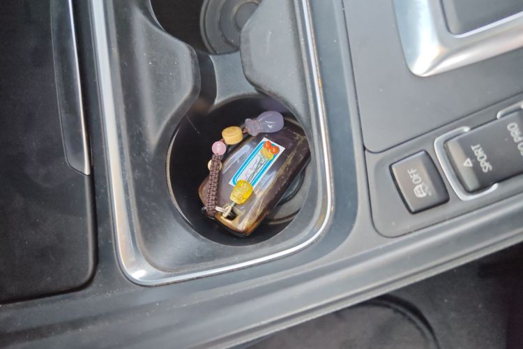 宝马3系 2015款 320i 超悦版时尚型中控内饰7001