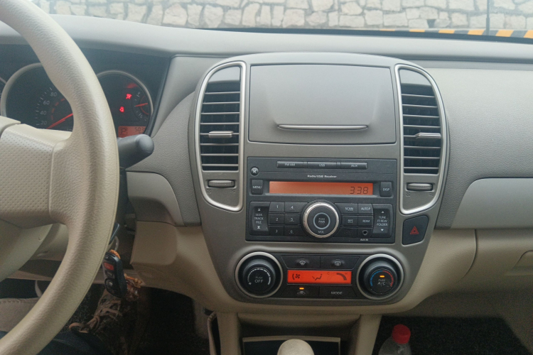 日产 轩逸 2018款 经典 1.6XE+ CVT豪华版中控内饰16