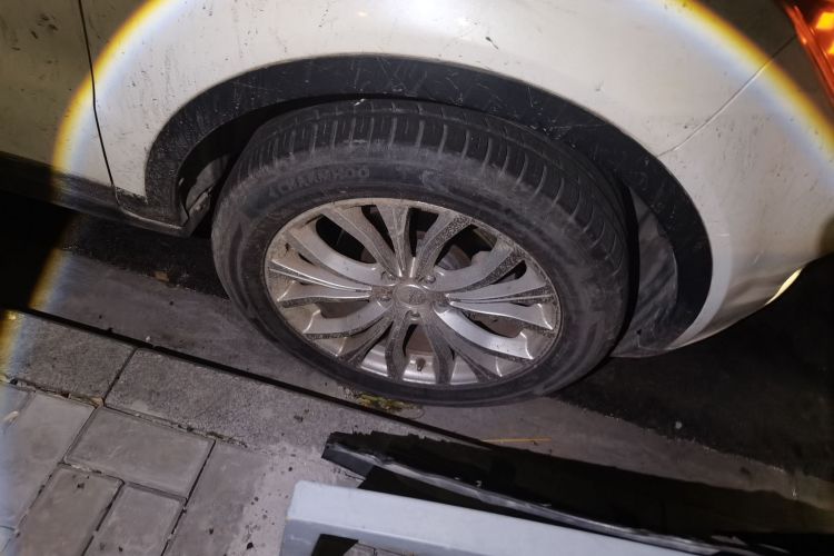 陆风X7 2015款 2.0T 全景尊贵版车身外观6007