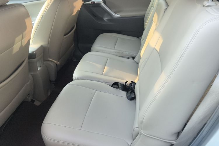 丰田 逸致 2015款 180E CVT跨界版中控内饰7004