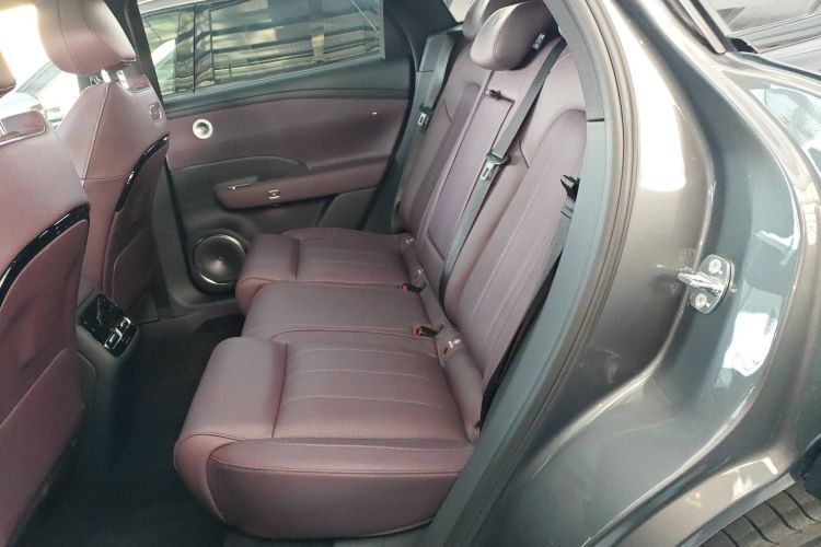 岚图汽车 岚图FREE 2025款 FREE+ 后驱乾崑版中控内饰7004