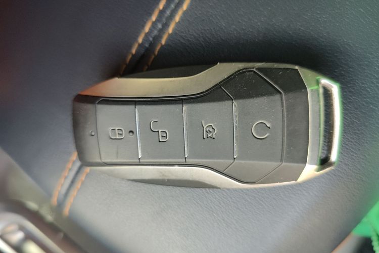 比亚迪 宋PLUS新能源 2021款 DM-i 110KM 旗舰PLUS 5G版中控内饰11