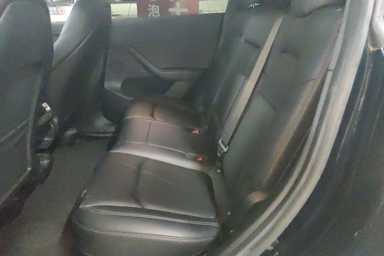特斯拉 Model Y 2022款 改款 后轮驱动版中控内饰7004