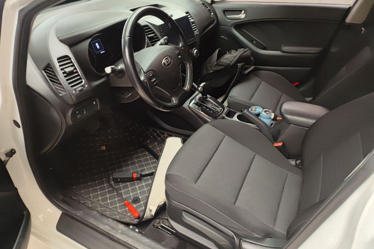 起亚K3 2016款 1.6L 自动GLS中控内饰19