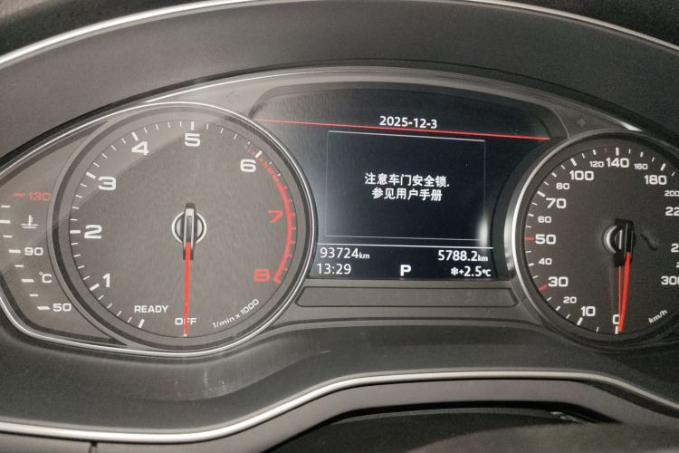 奥迪A4L 2018款 30周年年型 30 TFSI 进取型中控内饰14