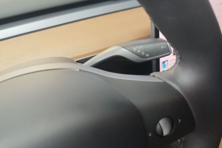 特斯拉 Model Y 2021款 标准续航后驱版中控内饰18