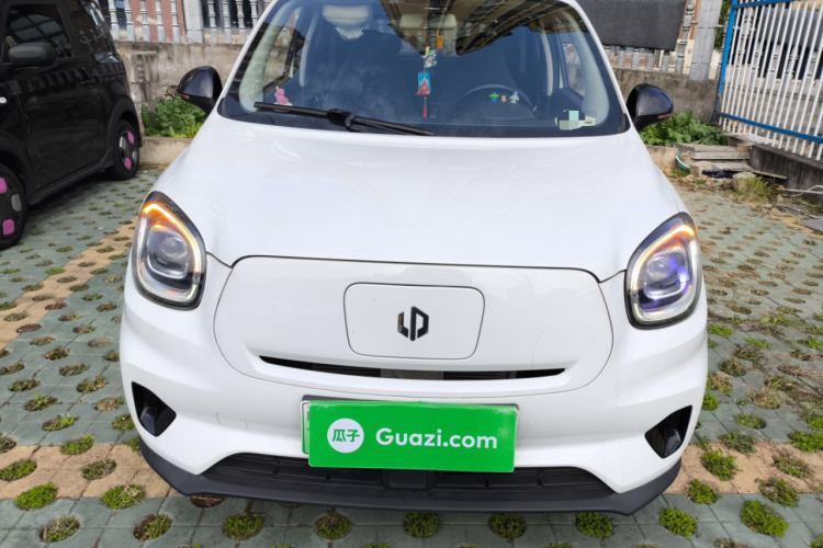 零跑汽车 零跑T03 2021款 400轻享版 磷酸铁锂车身外观2