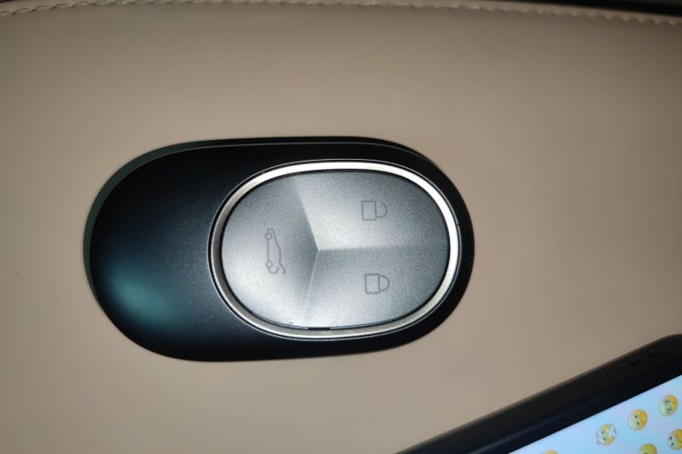 蔚来ET5 2022款 75kWh中控内饰7001