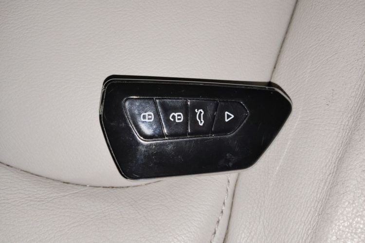 上汽大通MAXUS 大通G10 2014款 2.0T 自动行政版中控内饰11