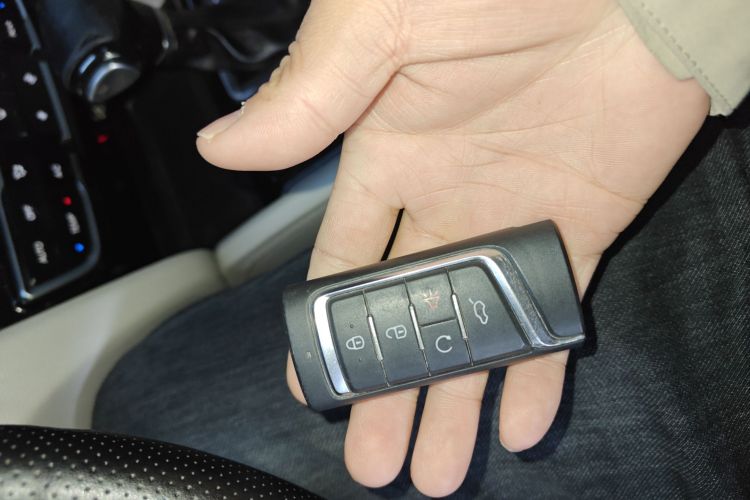 广汽传祺 传祺GS8 2017款 320T 两驱豪华智联版（七座）中控内饰7001