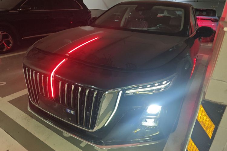 红旗H5 2024款 2.0T 自动智联旗畅版车身外观1