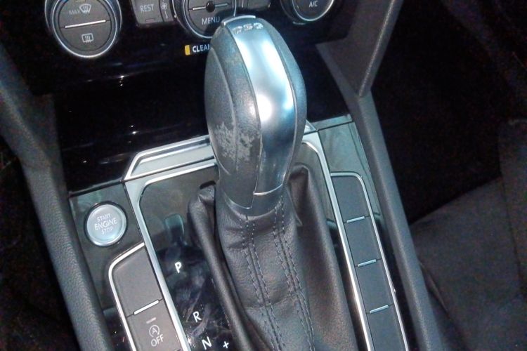 大众 迈腾 2017款 330TSI DSG 豪华型中控内饰18