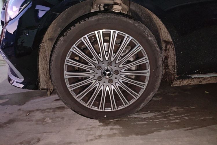 奔驰E级 2023款 改款 E 300 L 豪华型车身外观6001