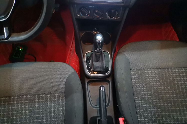 大众 Polo 2016款 1.6L 自动舒适型中控内饰18